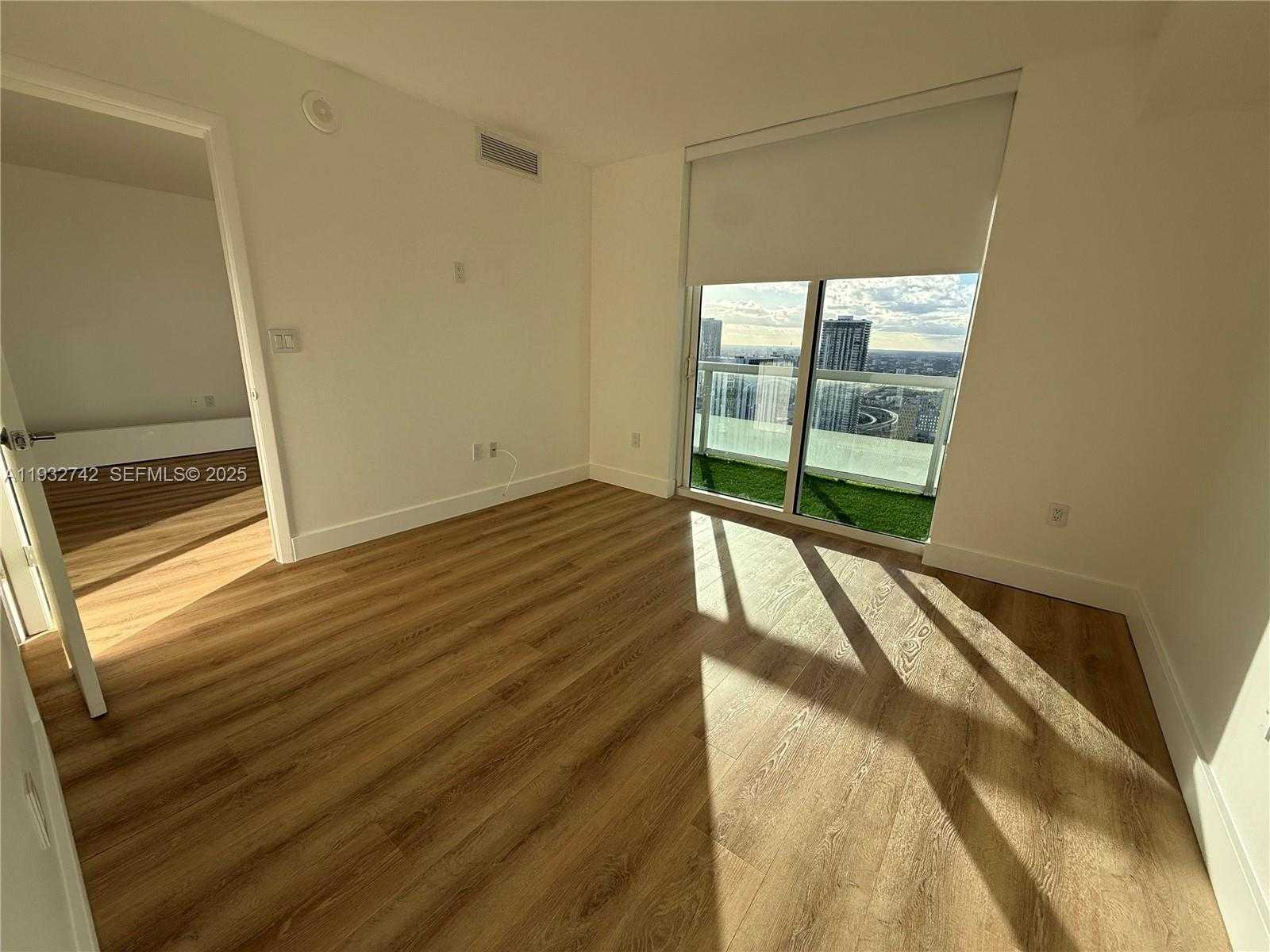 Small Image of 50 BISCAYNE BLVD #4807, Miami Number 15