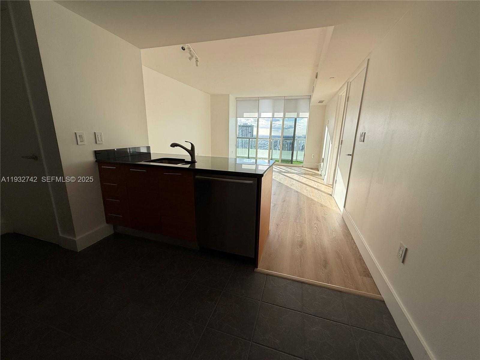 Small Image of 50 BISCAYNE BLVD #4807, Miami Number 18