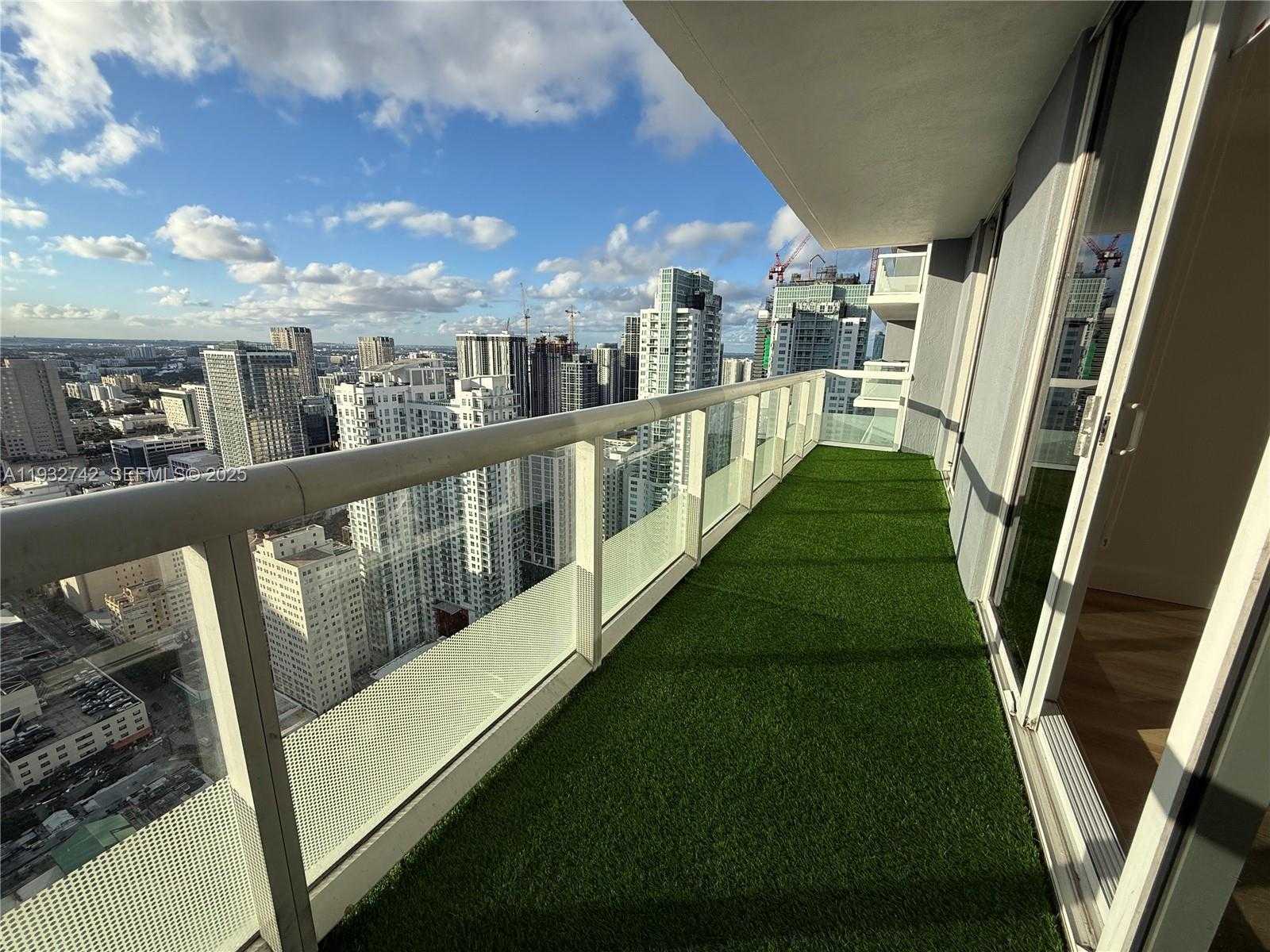 Small Image of 50 BISCAYNE BLVD #4807, Miami Number 2