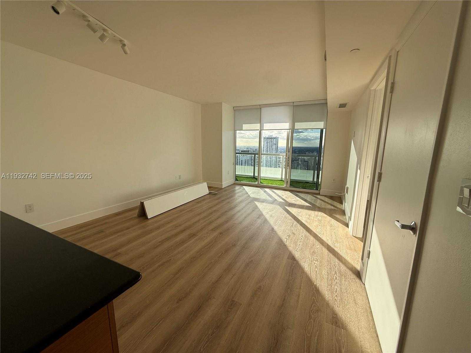 Small Image of 50 BISCAYNE BLVD #4807, Miami Number 4