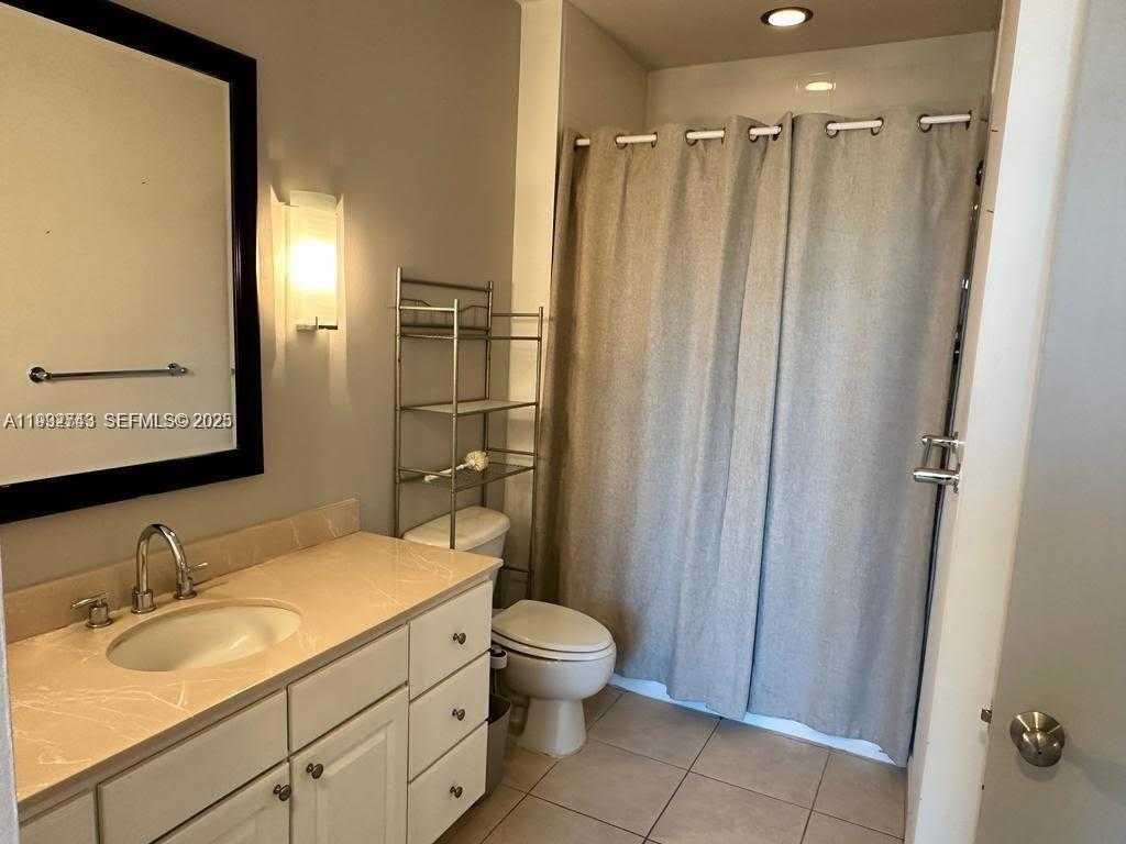 Small Image of 2001 BISCAYNE BLVD #3511, Miami Number 11