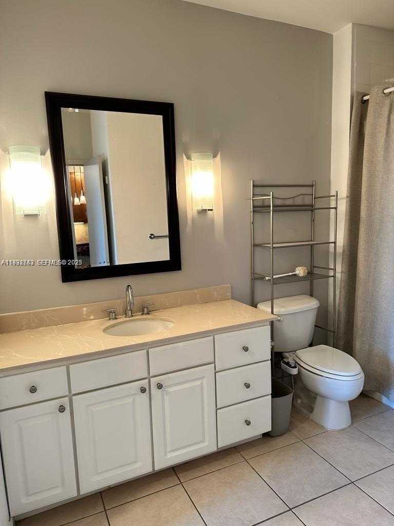 Small Image of 2001 BISCAYNE BLVD #3511, Miami Number 12