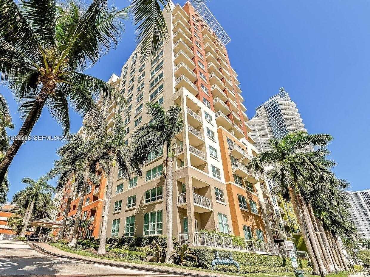Small Image of 2001 BISCAYNE BLVD #3511, Miami Number 2