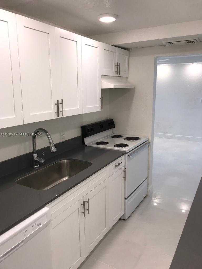 Small Image of 1251 NORTH EAST 108TH ST #705, Miami Number 3