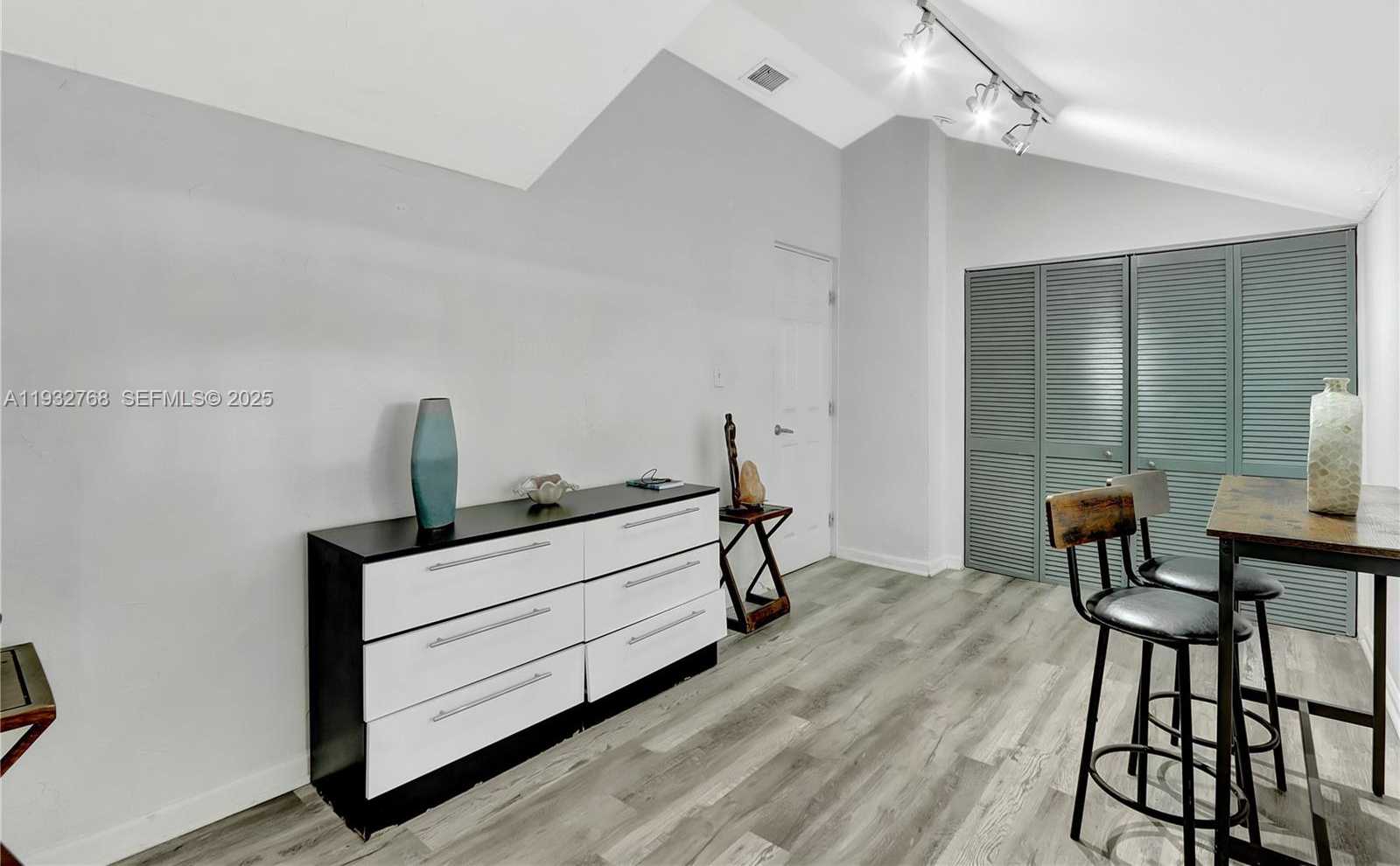 Small Image of 3375 SOUTH WEST 29TH TER #1, Miami Number 7