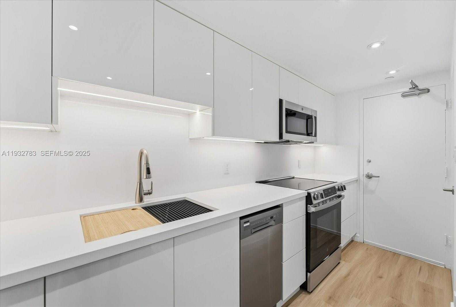 Small Image of 1000 WEST AVE #920, Miami Beach Number 6