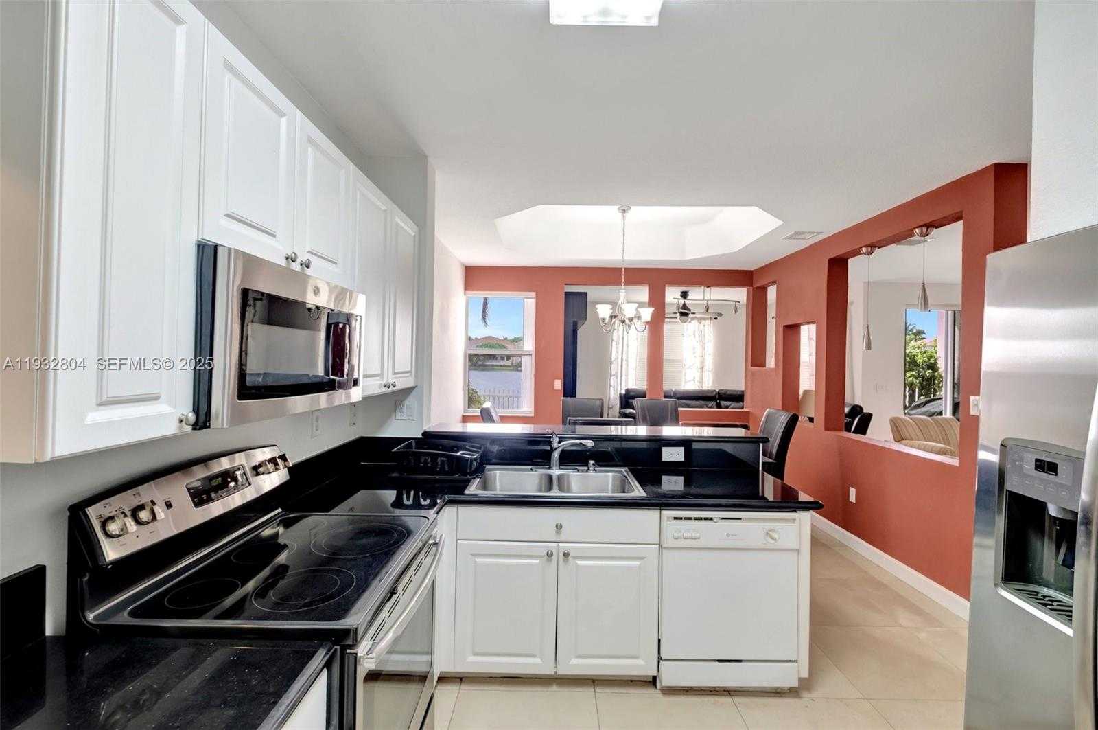 Small Image of 11160 NORTH WEST 73RD ST, Doral Number 25