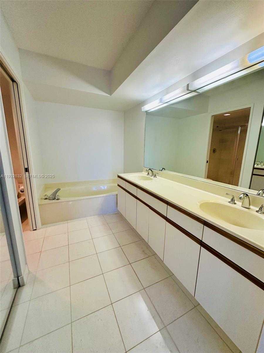 Small Image of 19101 NORTH EAST 36TH CT #1409, Aventura Number 13