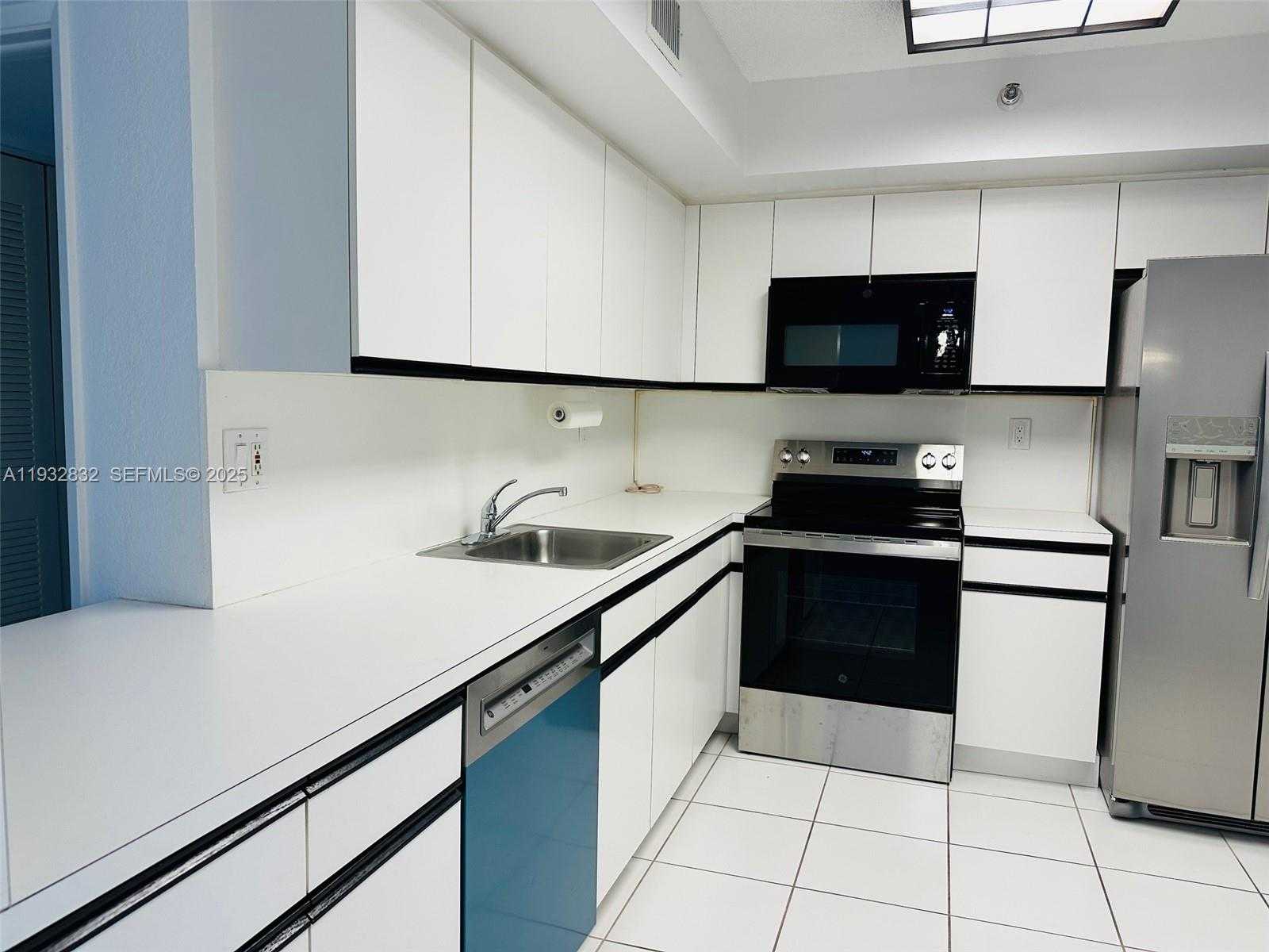 Small Image of 19101 NORTH EAST 36TH CT #1409, Aventura Number 4