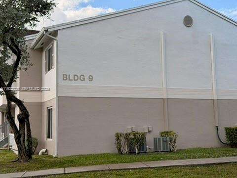 Small Image of 6755 NORTH WEST 175TH LN #M-9, Hialeah Number 25