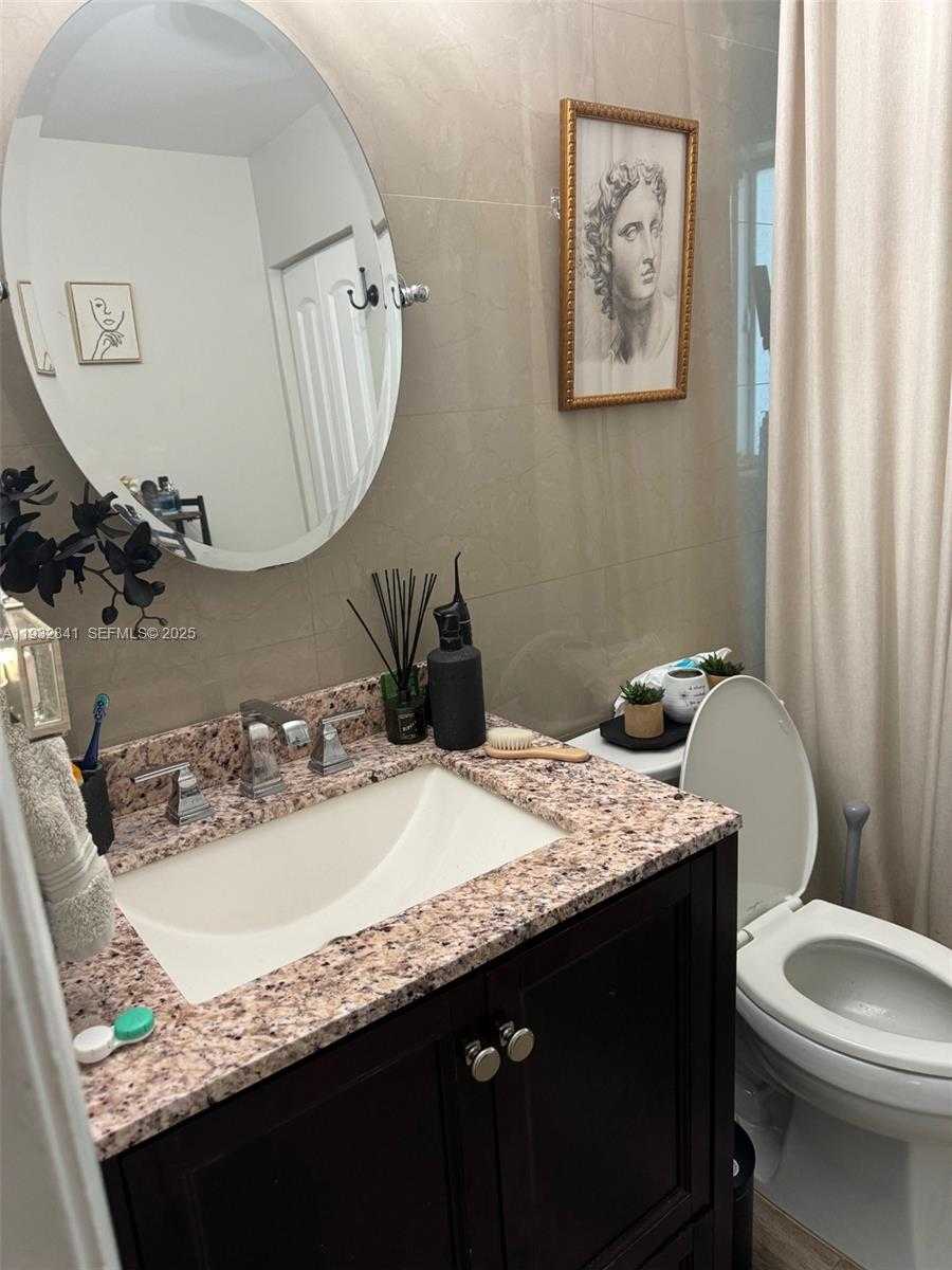 Small Image of 15660 SOUTH WEST 100 AVE, Miami Number 24