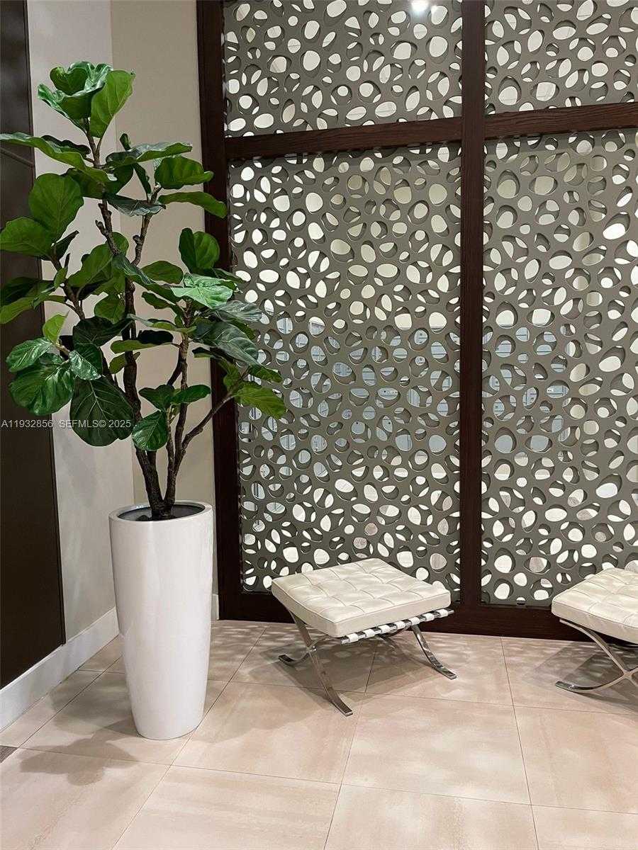 Imagen de Pequeño Objeto