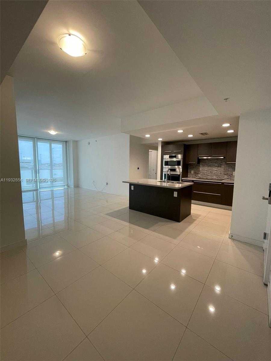 Imagen de Pequeño Objeto