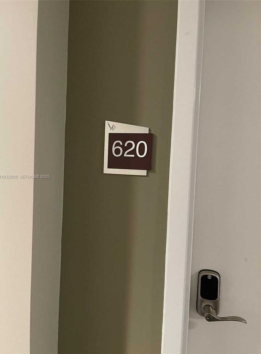 Imagen de Pequeño Objeto