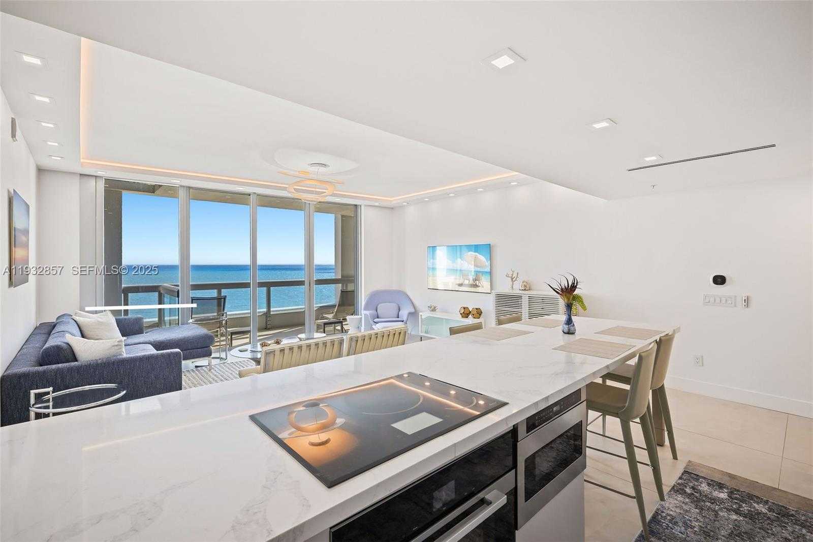 Small Image of 6899 COLLINS AVENUE #1001, Miami Beach Number 5
