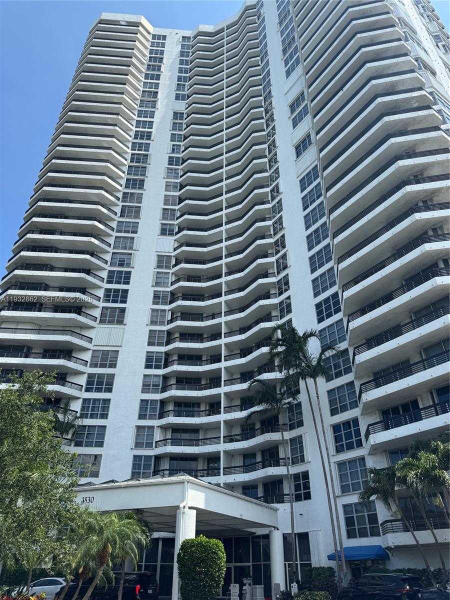 Small Image of 3530 MYSTIC POINTE DR #1212, Aventura Number 17