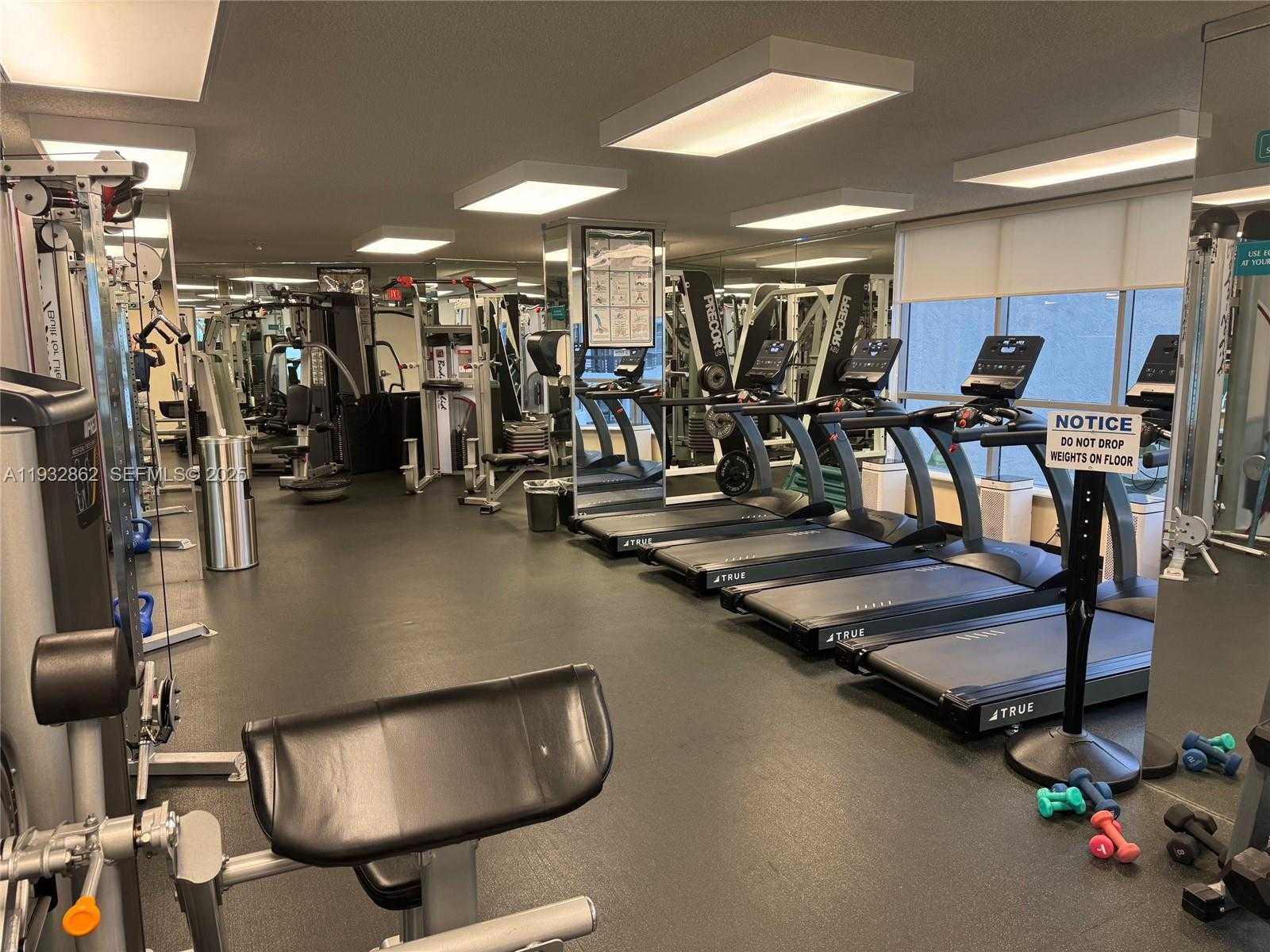 Small Image of 3530 MYSTIC POINTE DR #1212, Aventura Number 23