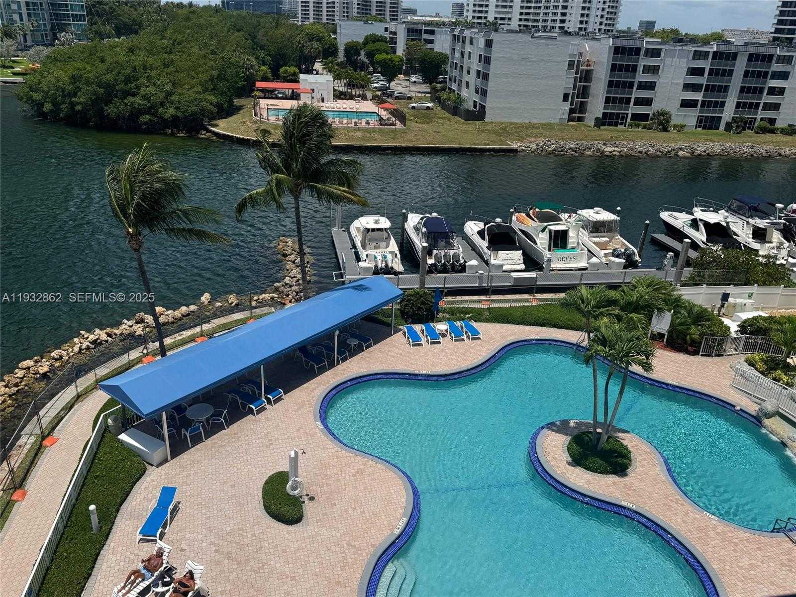 Small Image of 3530 MYSTIC POINTE DR #1212, Aventura Number 24