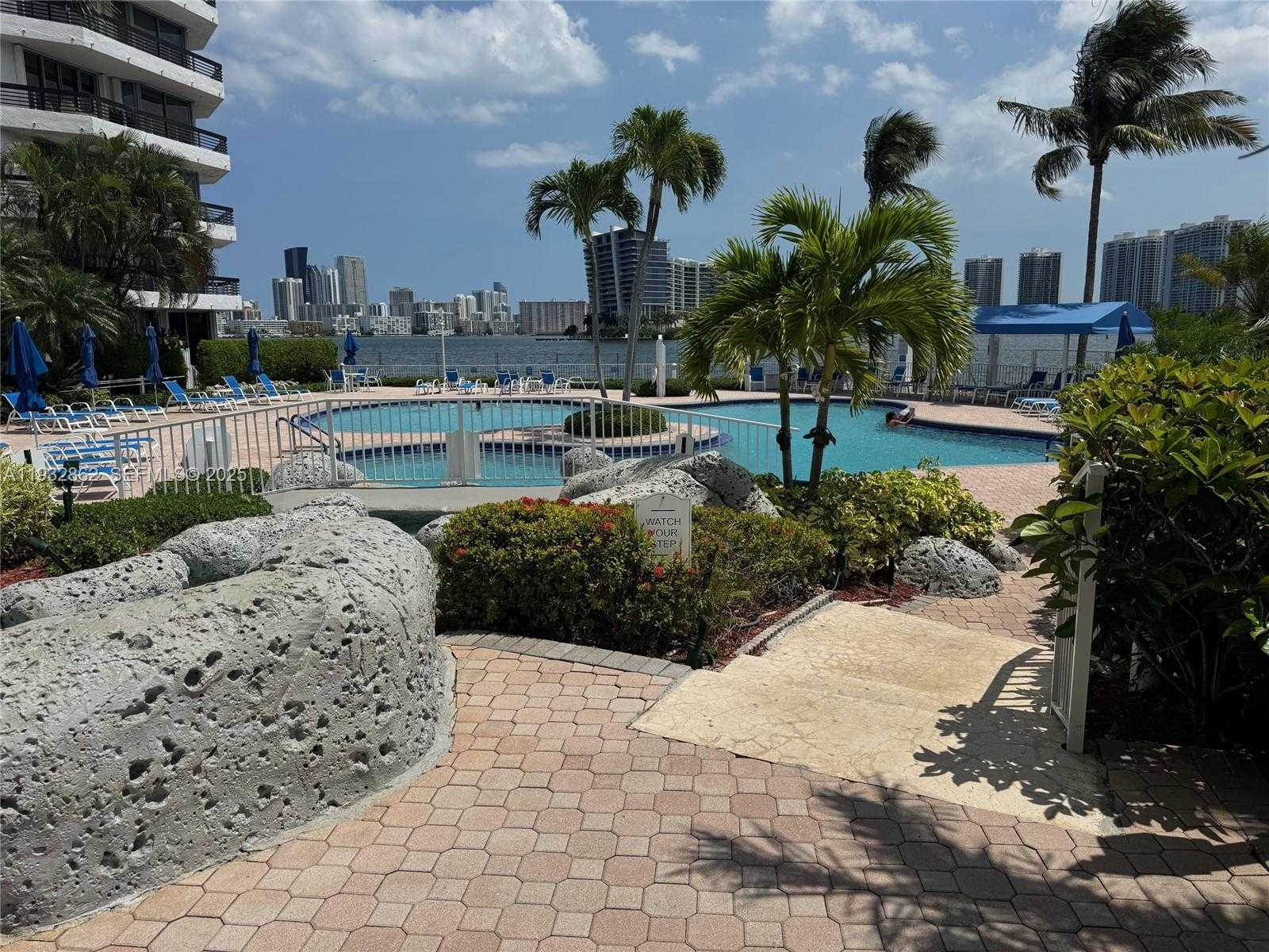 Small Image of 3530 MYSTIC POINTE DR #1212, Aventura Number 26