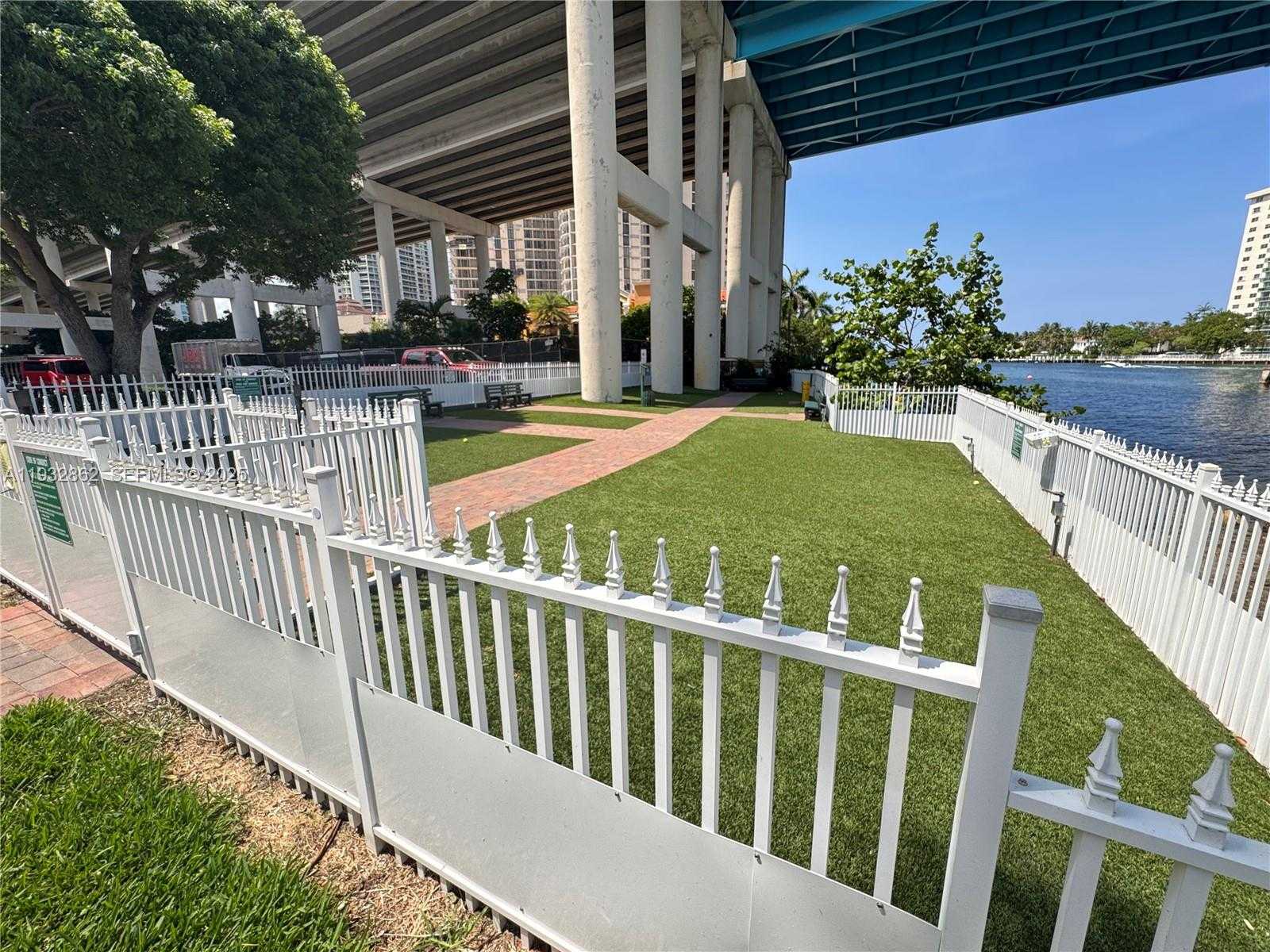 Small Image of 3530 MYSTIC POINTE DR #1212, Aventura Number 34