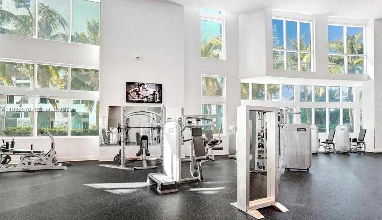 Small Image of 1900 NORTH BAYSHORE DR #710, Miami Number 21