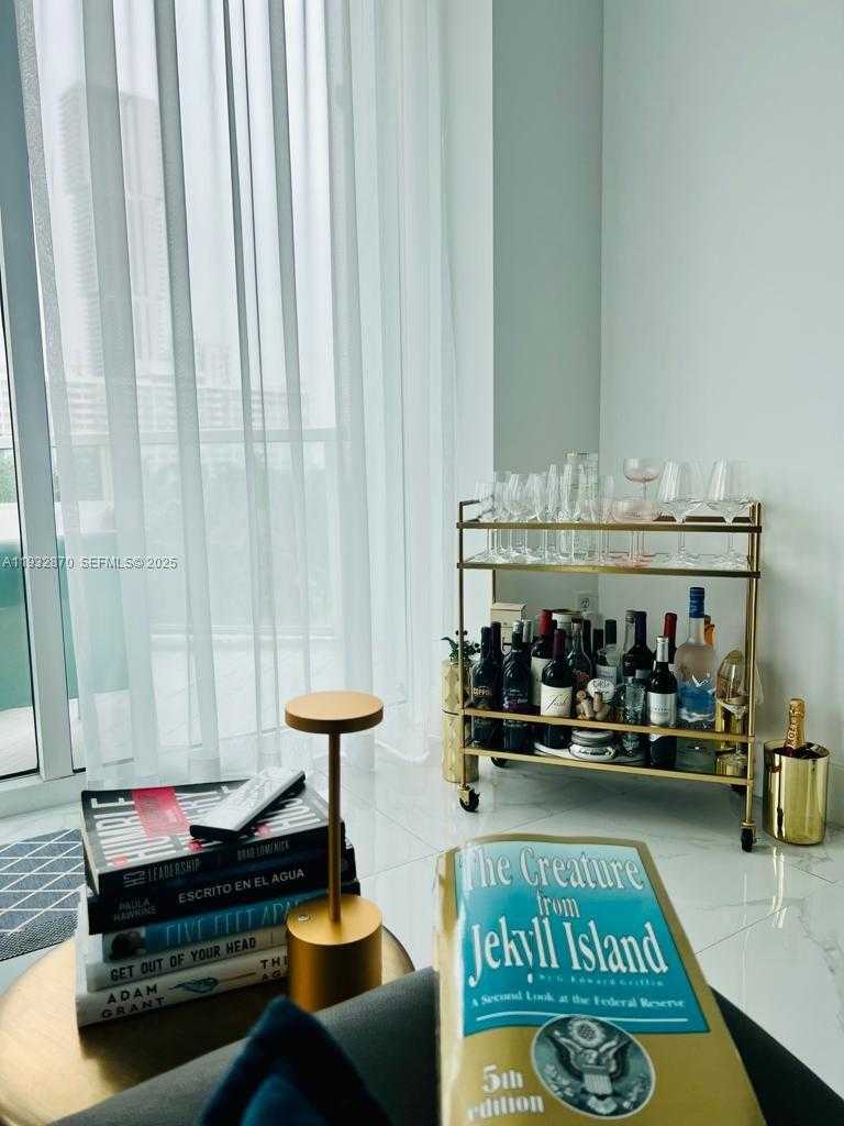 Small Image of 1900 NORTH BAYSHORE DR #710, Miami Number 6