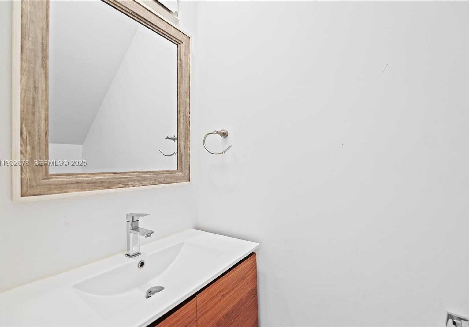 Small Image of 16681 NORTH EAST 35TH AVE #3, North Miami Beach Number 21