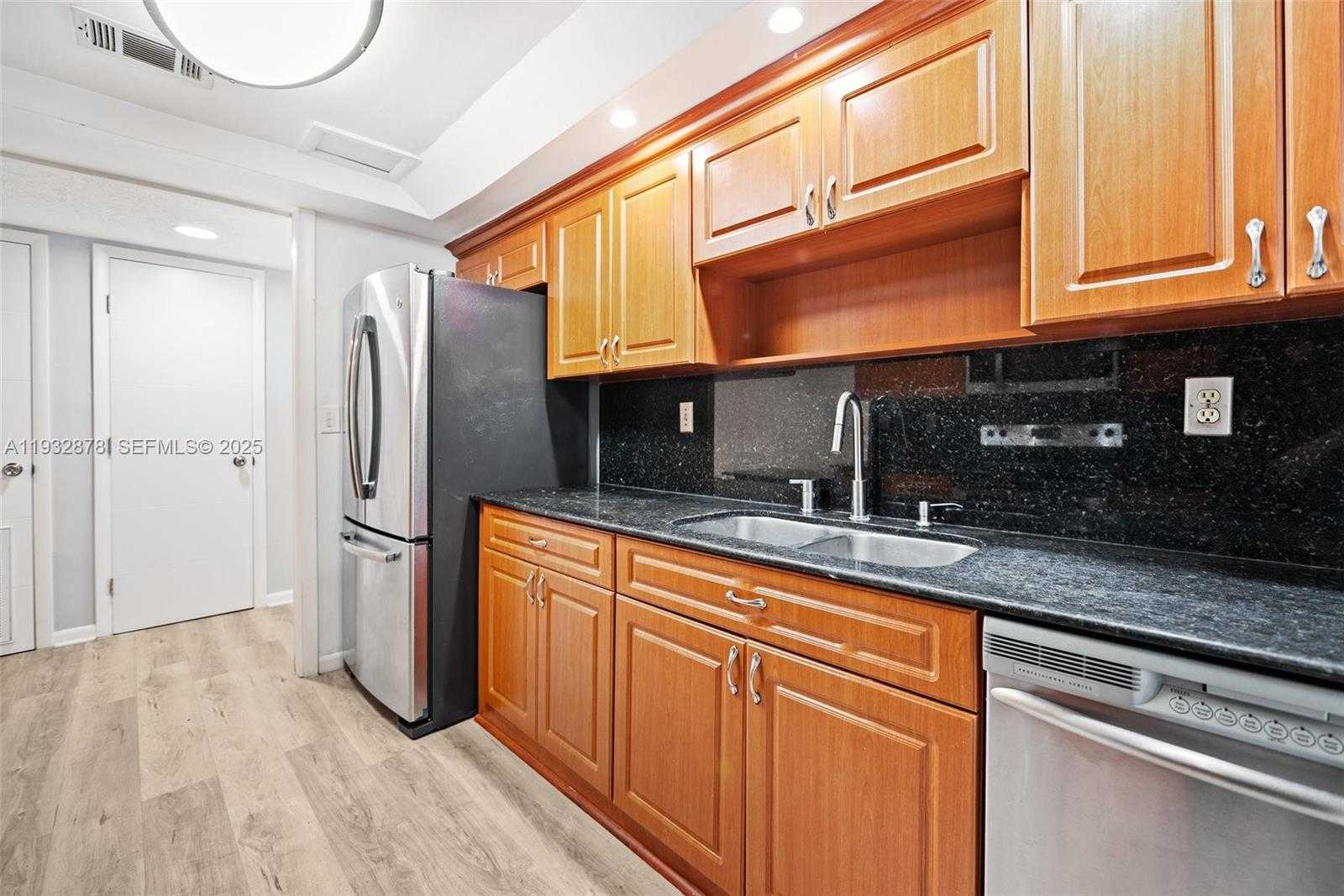 Small Image of 16681 NORTH EAST 35TH AVE #3, North Miami Beach Number 8