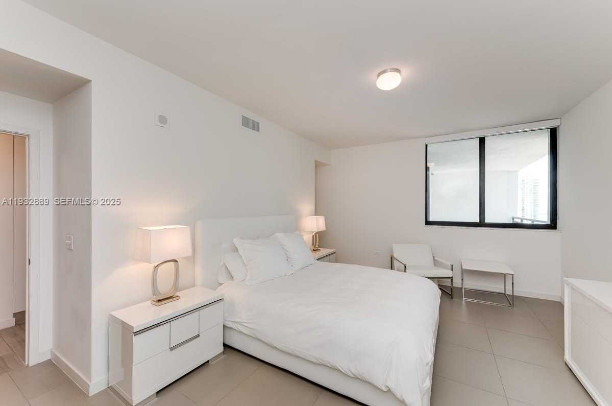 Small Image of 999 SOUTH WEST 1ST AVE #3216, Miami Number 11