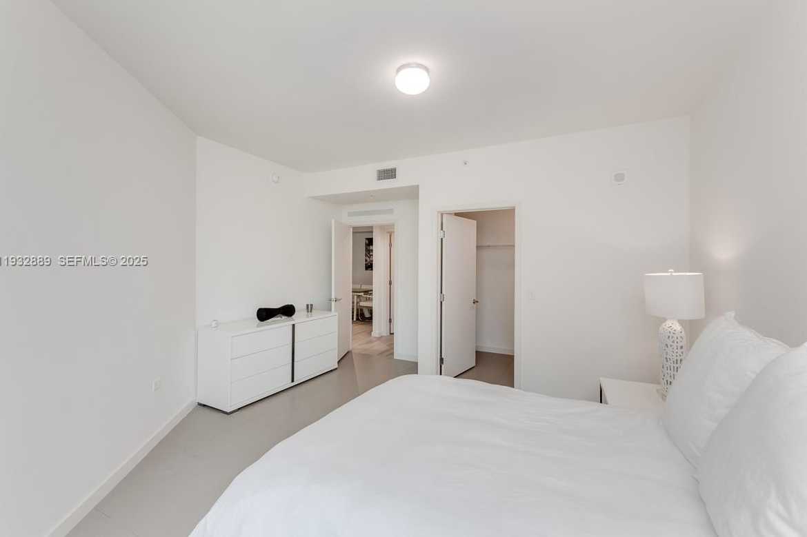 Small Image of 999 SOUTH WEST 1ST AVE #3216, Miami Number 16