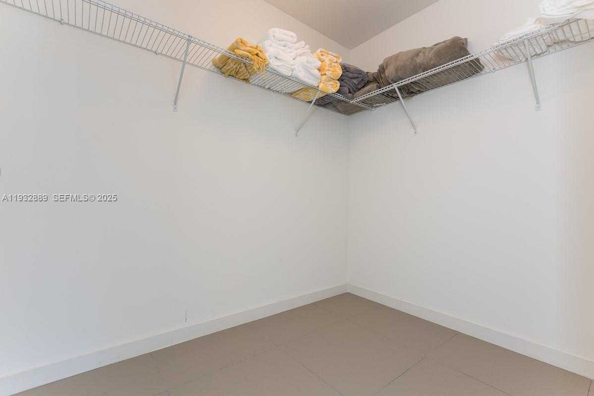 Small Image of 999 SOUTH WEST 1ST AVE #3216, Miami Number 18