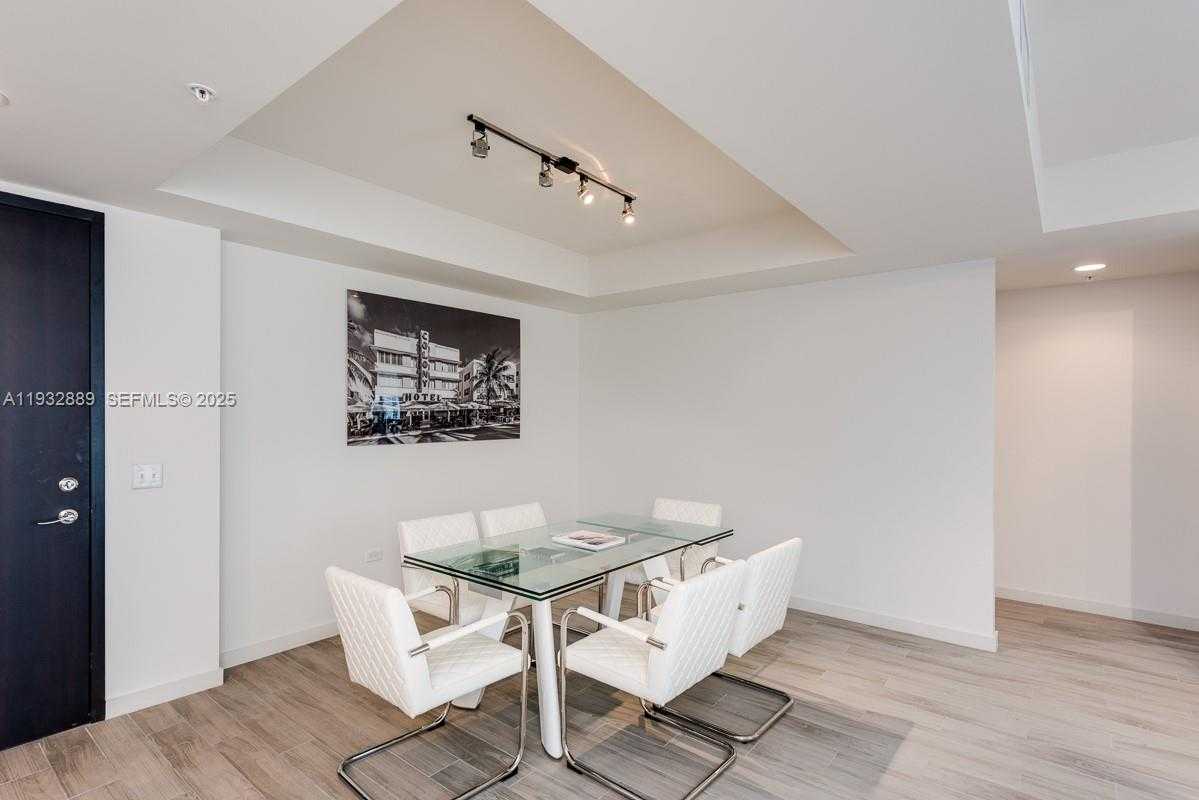 Small Image of 999 SOUTH WEST 1ST AVE #3216, Miami Number 4