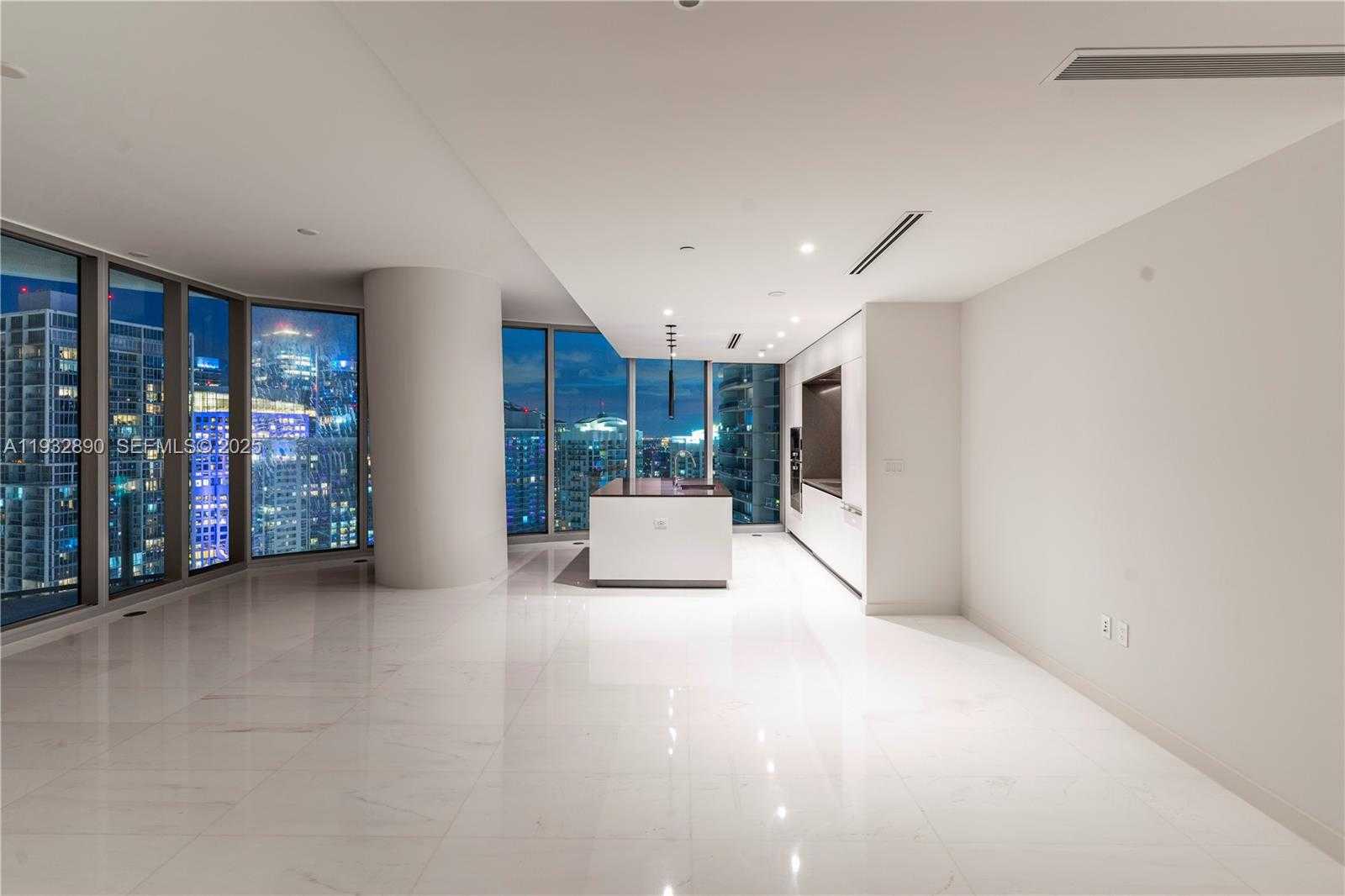 Small Image of 300 BISCAYNE BOULEVARD WAY #4007W, Miami Number 20