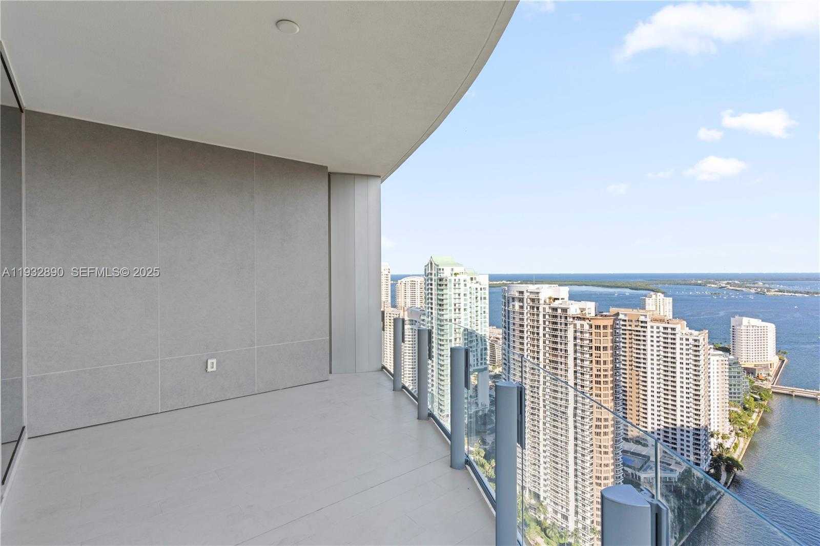 Small Image of 300 BISCAYNE BOULEVARD WAY #4007W, Miami Number 21
