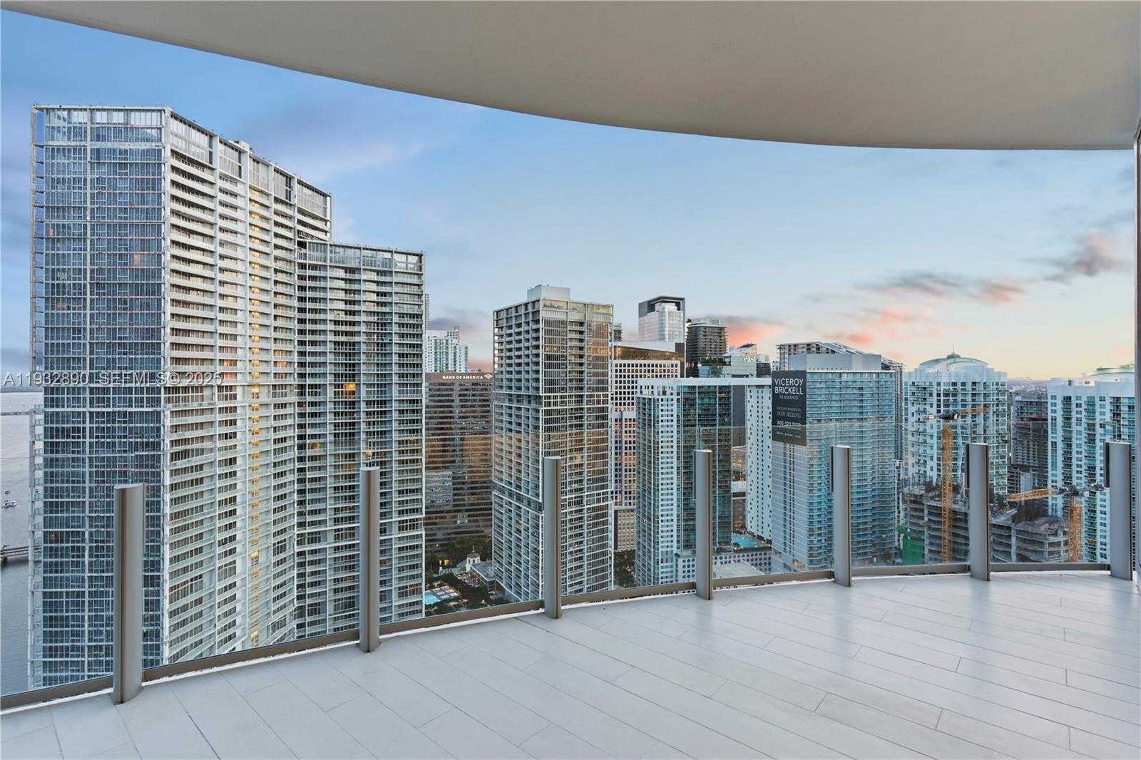 Small Image of 300 BISCAYNE BOULEVARD WAY #4007W, Miami Number 22