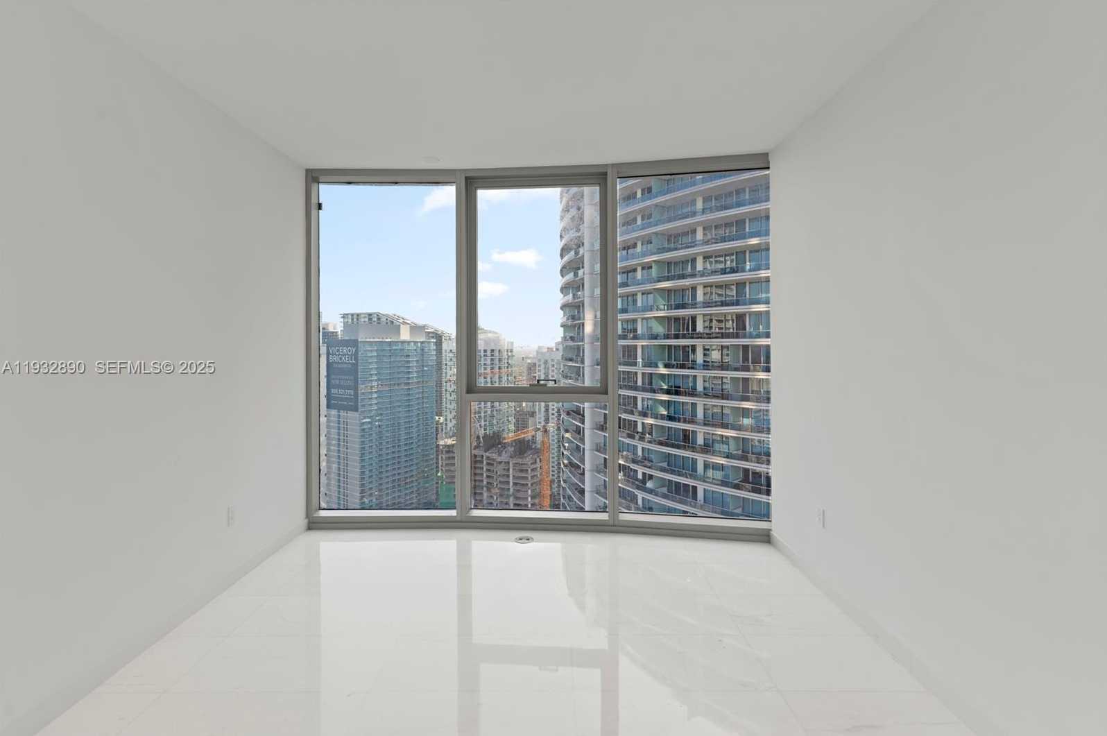 Small Image of 300 BISCAYNE BOULEVARD WAY #4007W, Miami Number 7