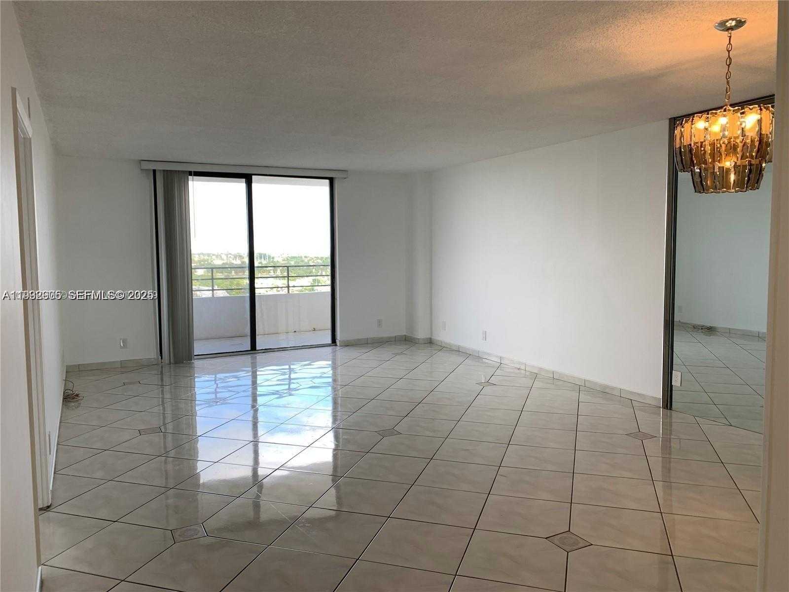 Small Image of 2500 PARKVIEW DR #1208, Hallandale Beach Number 4