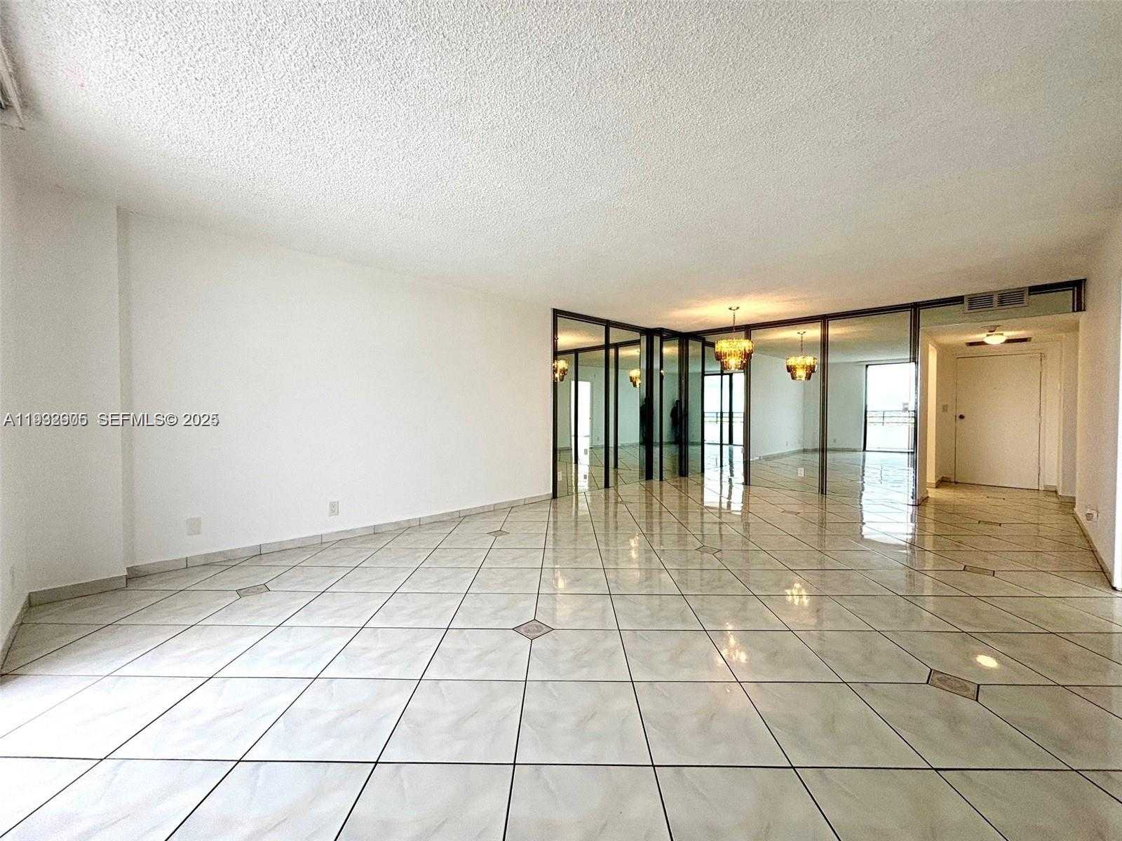 Small Image of 2500 PARKVIEW DR #1208, Hallandale Beach Number 6