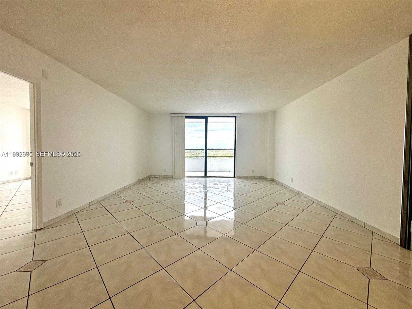 Small Image of 2500 PARKVIEW DR #1208, Hallandale Beach Number 7