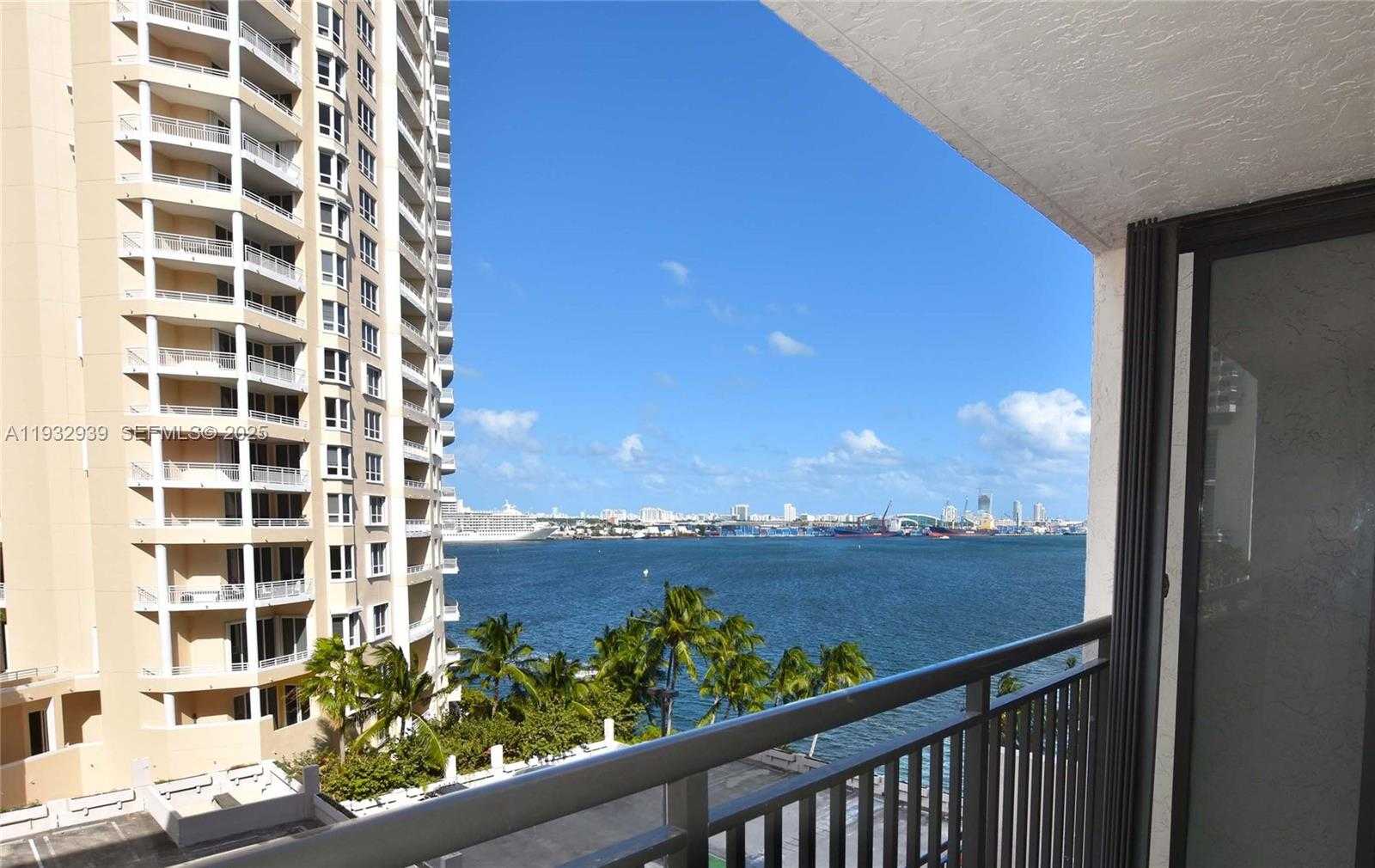Small Image of 540 BRICKELL KEY DR #826, Miami Number 10