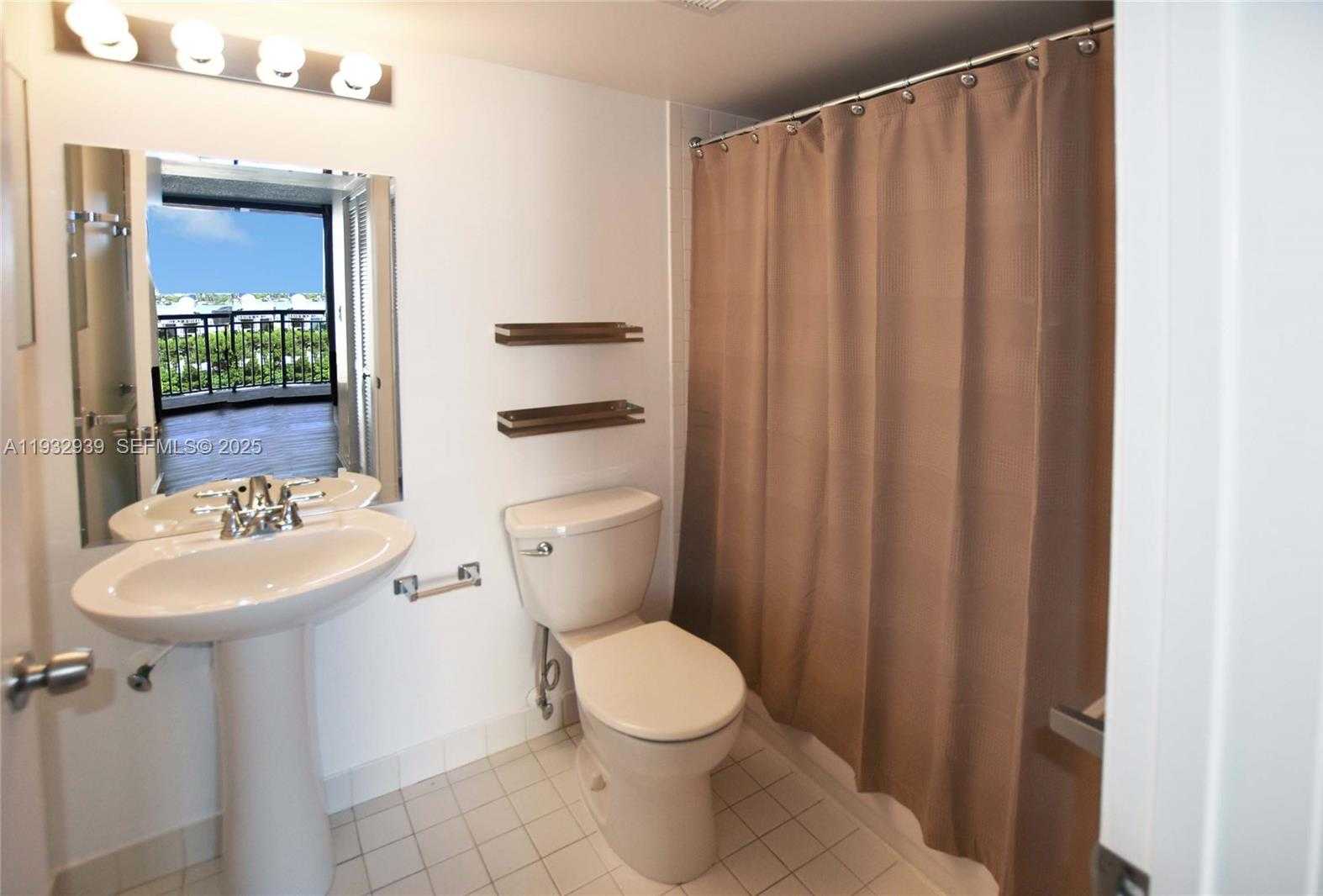 Small Image of 540 BRICKELL KEY DR #826, Miami Number 13