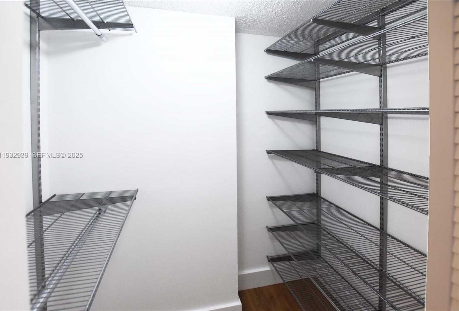 Small Image of 540 BRICKELL KEY DR #826, Miami Number 14