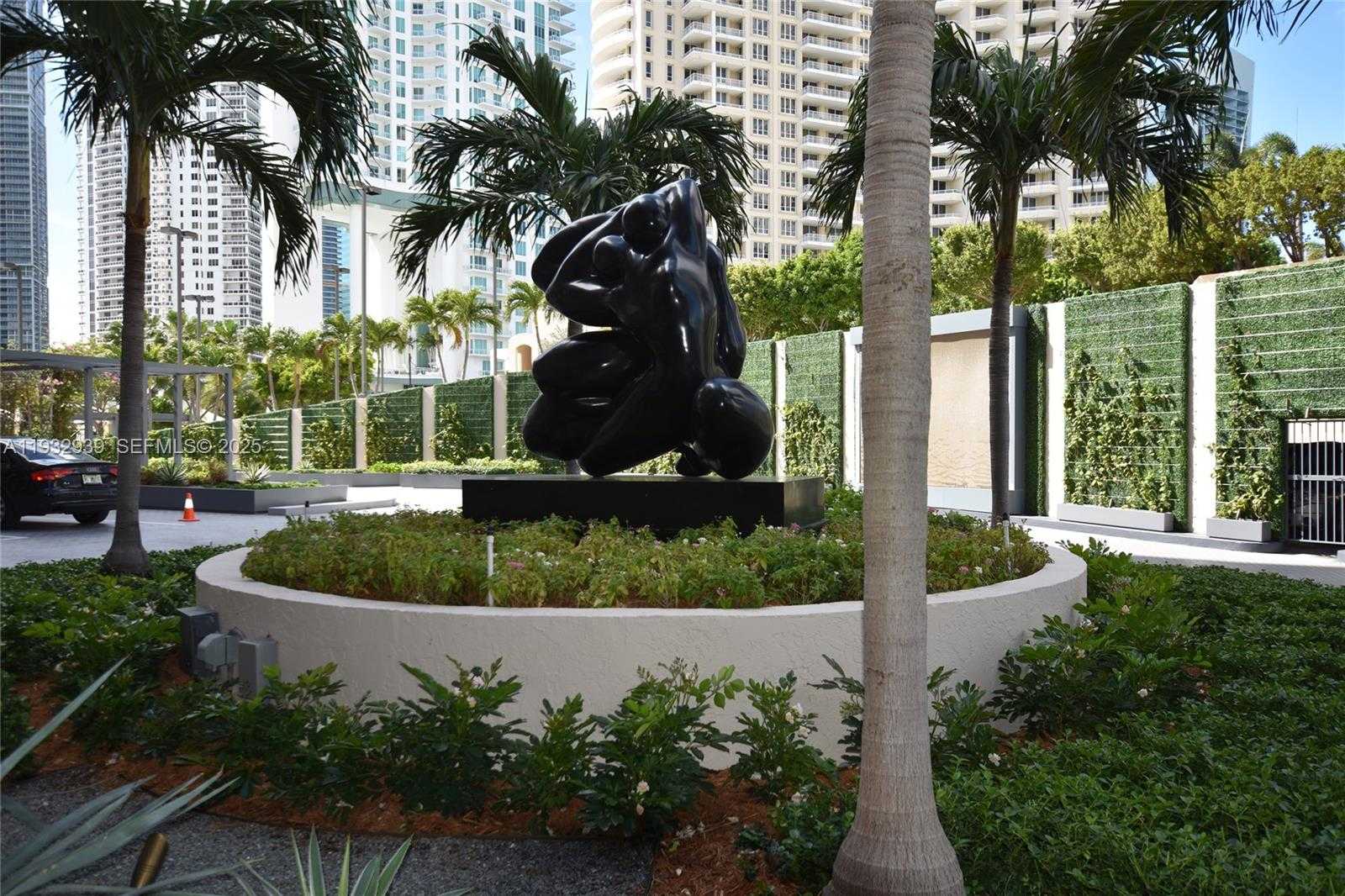 Small Image of 540 BRICKELL KEY DR #826, Miami Number 18