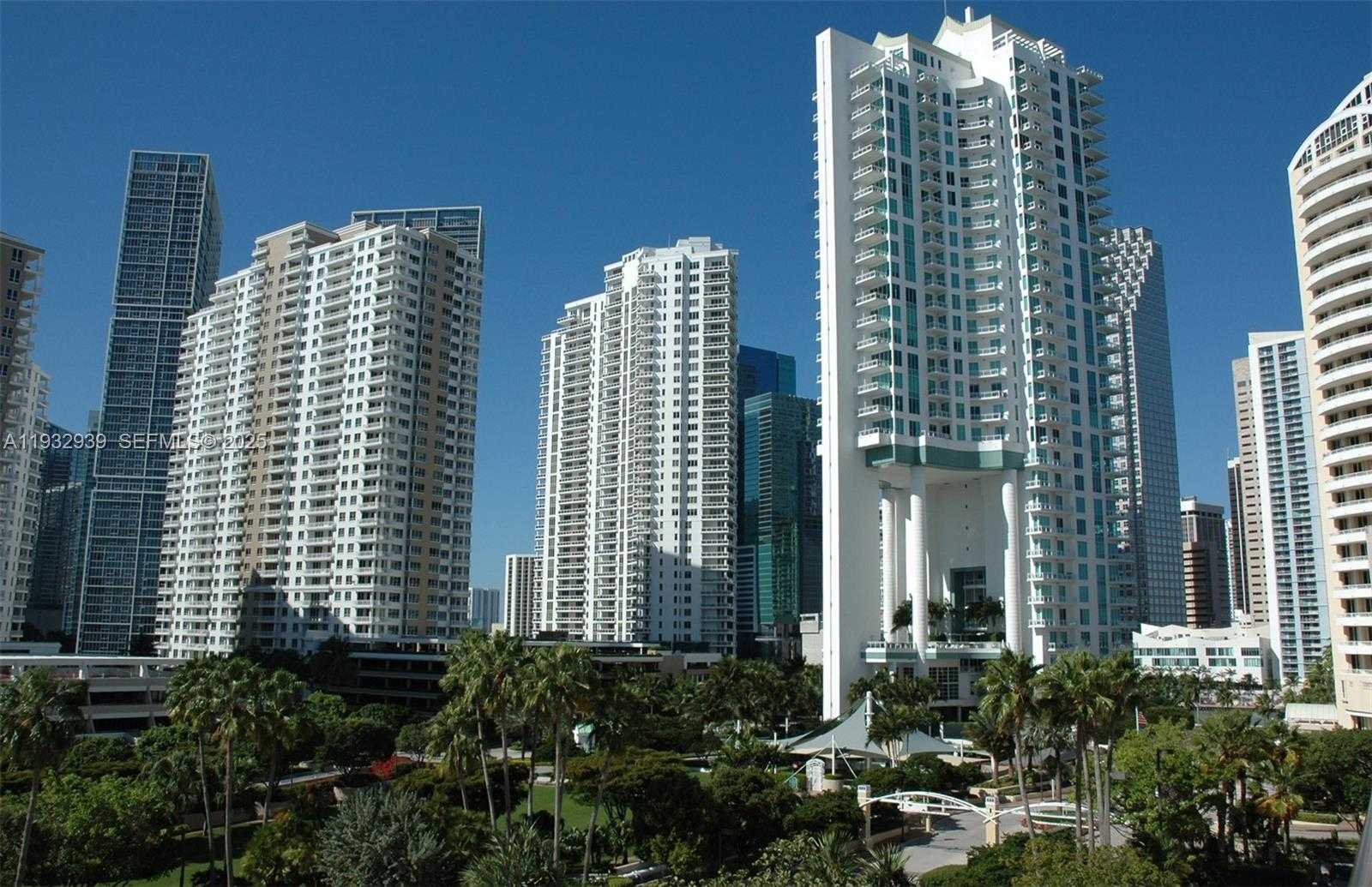Small Image of 540 BRICKELL KEY DR #826, Miami Number 41