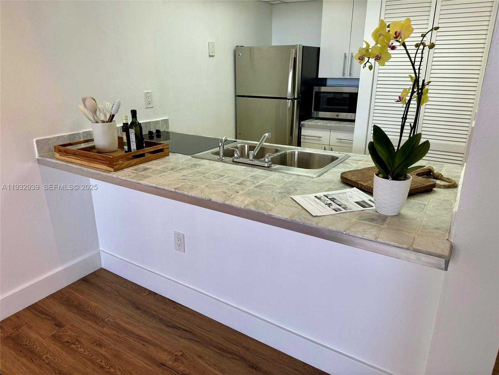 Small Image of 540 BRICKELL KEY DR #826, Miami Number 5