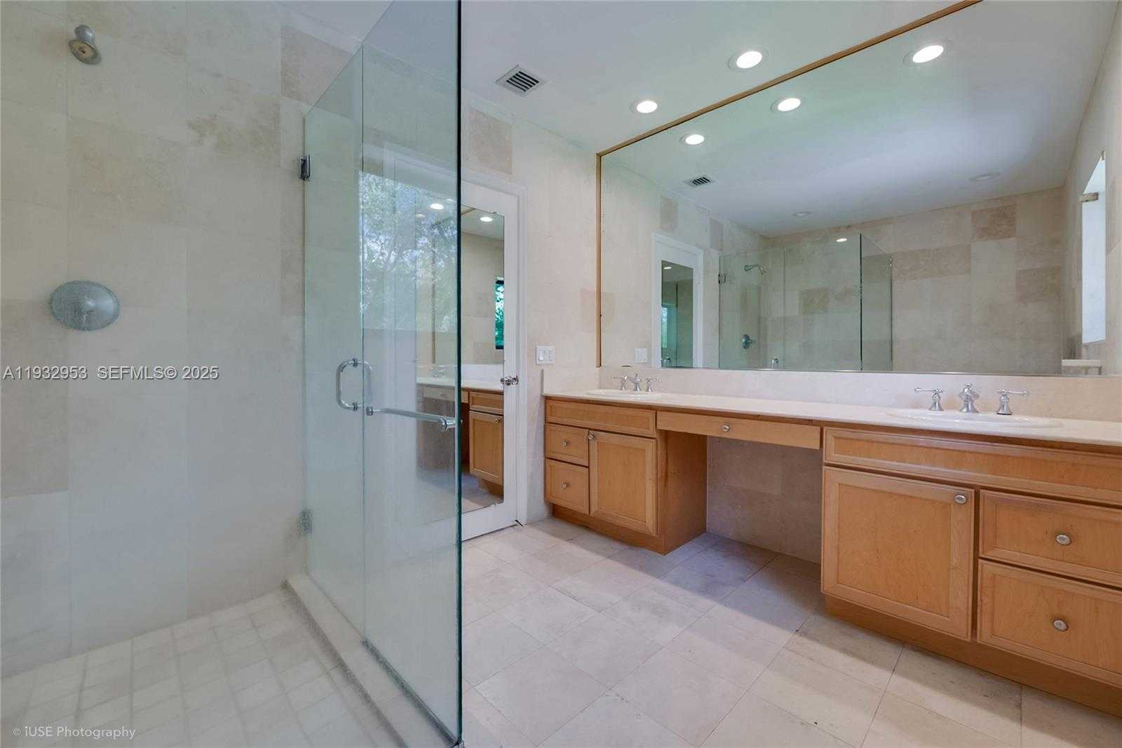 Small Image of 10700 OLD CUTLER RD, Coral Gables Number 16