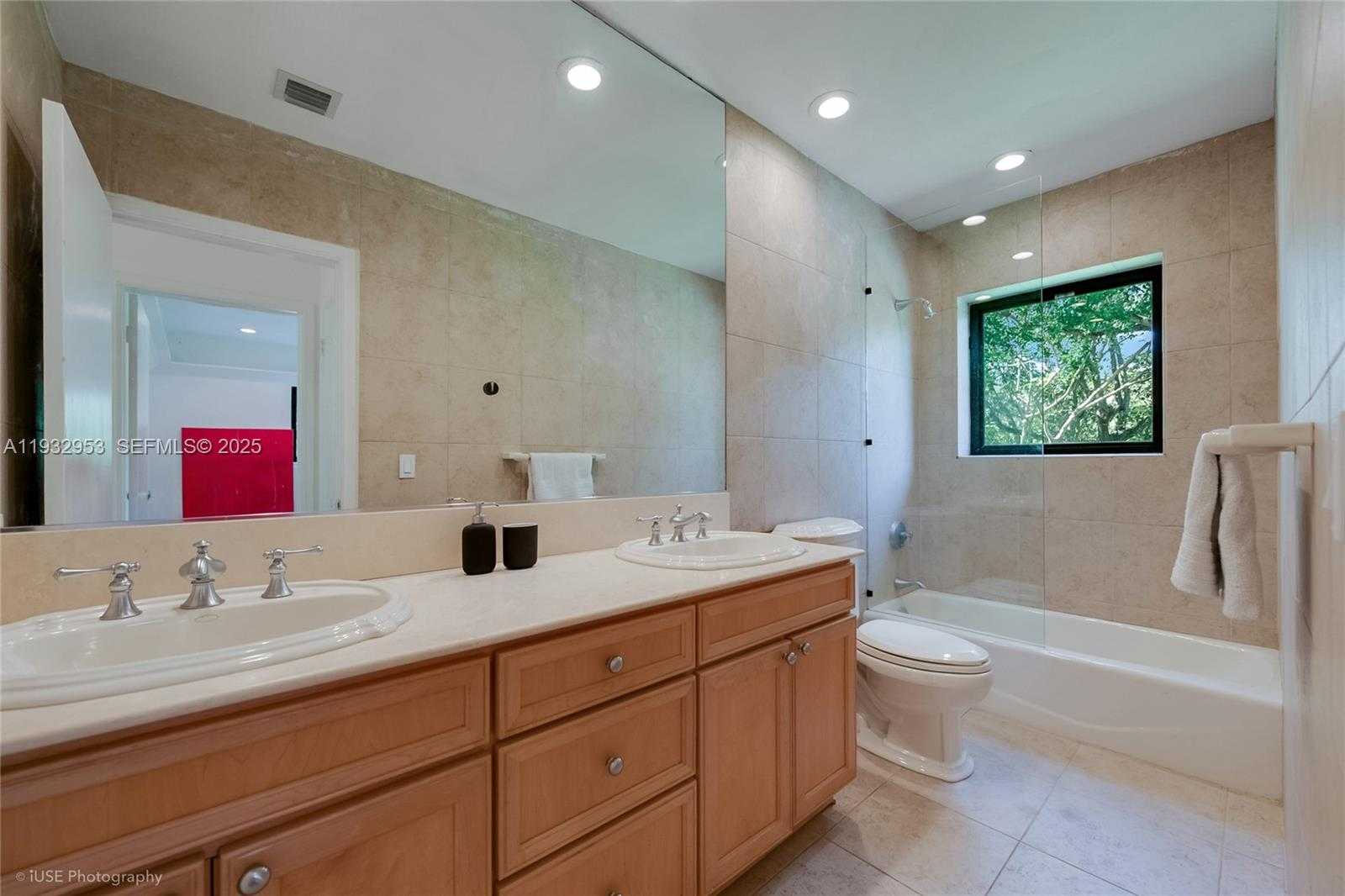 Small Image of 10700 OLD CUTLER RD, Coral Gables Number 18