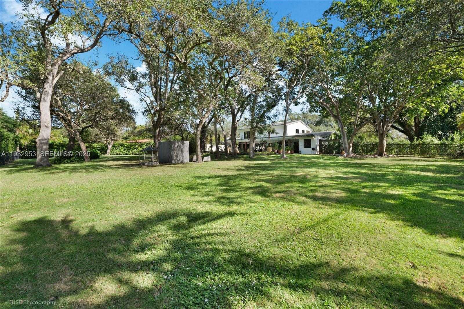 Small Image of 10700 OLD CUTLER RD, Coral Gables Number 22