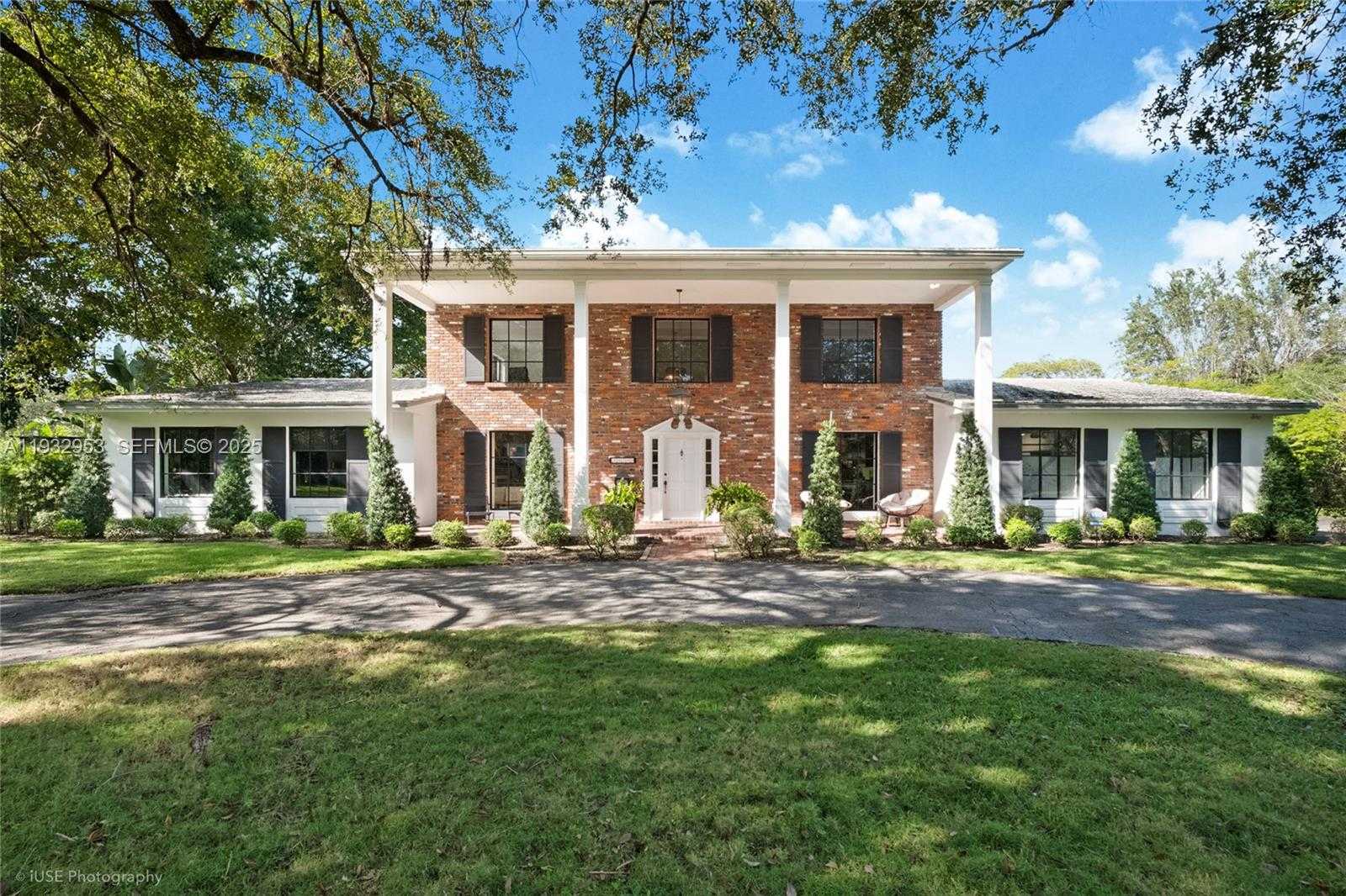 Small Image of 10700 OLD CUTLER RD, Coral Gables Number 3