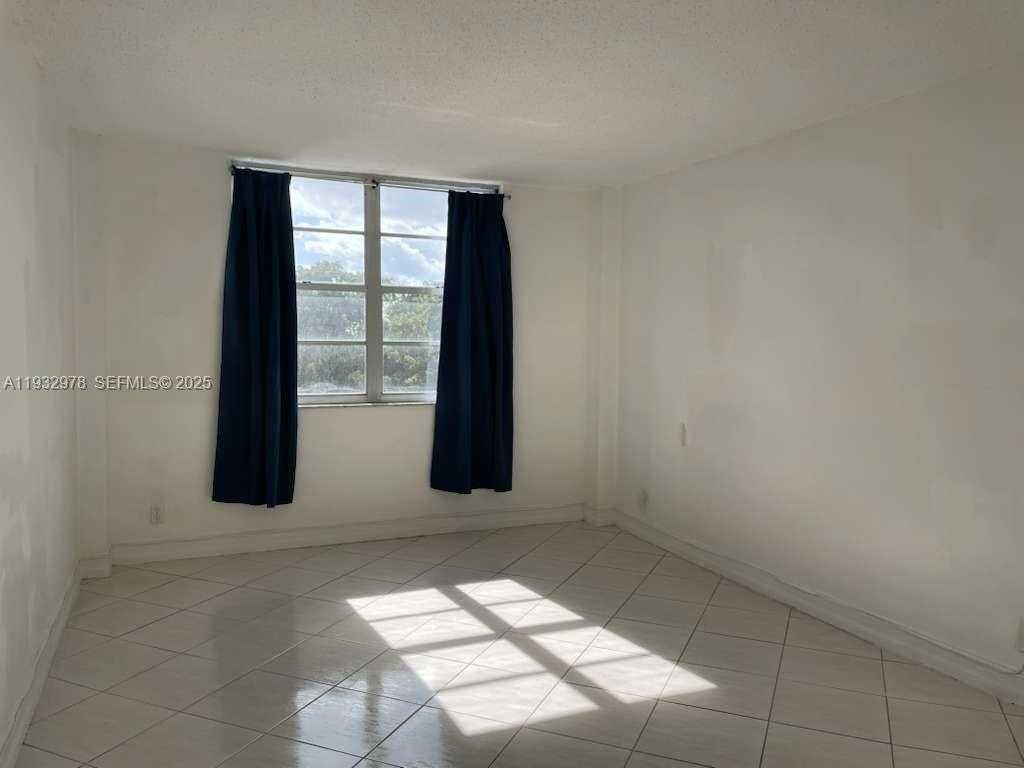 Small Image of 1455 NORTH TREASURE DR #4L, North Bay Village Number 12